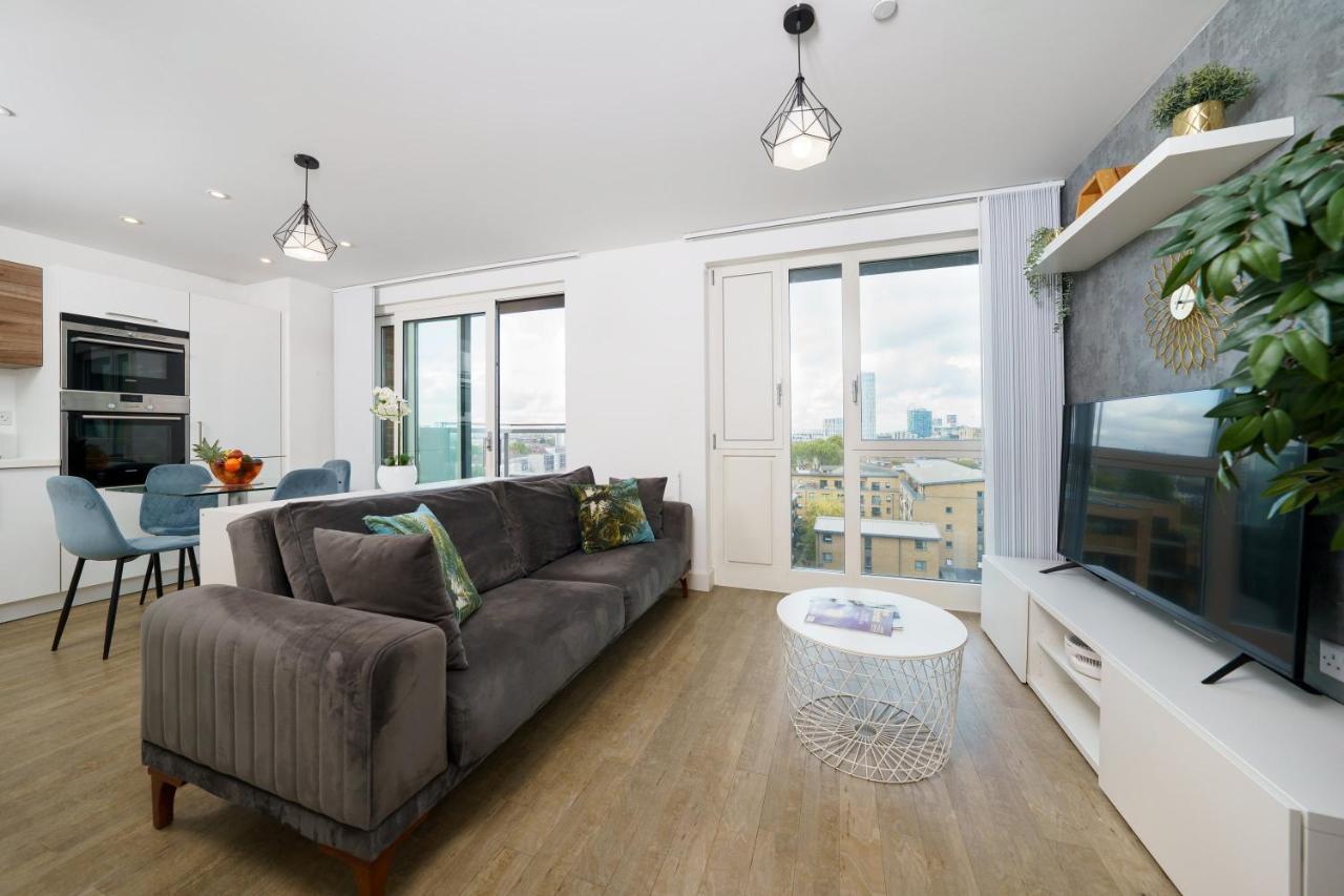 Stylish Fully-Equipped One Bedroom Apartment With Extra Sofa Bed, Free Secure Parking, Onsite Gym, 24Hr Security & Concierge Londra Esterno foto