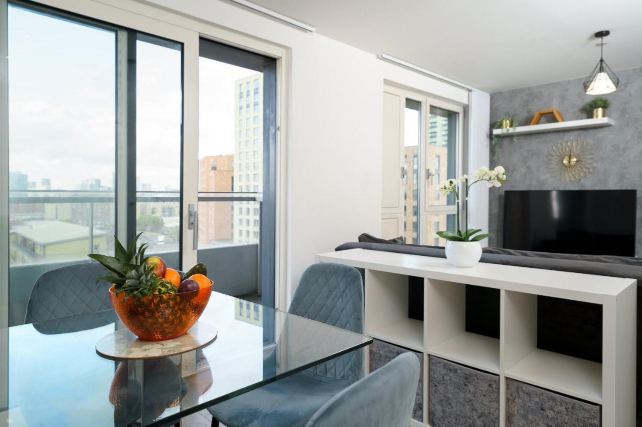 Stylish Fully-Equipped One Bedroom Apartment With Extra Sofa Bed, Free Secure Parking, Onsite Gym, 24Hr Security & Concierge Londra Esterno foto