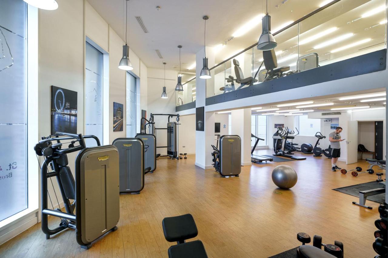 Stylish Fully-Equipped One Bedroom Apartment With Extra Sofa Bed, Free Secure Parking, Onsite Gym, 24Hr Security & Concierge Londra Esterno foto